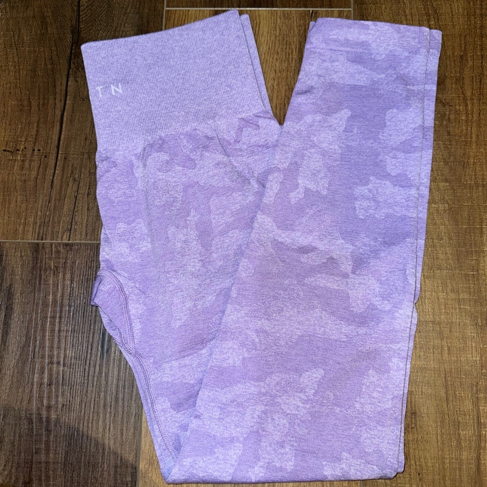 NVGTN leggings, seamless size medium